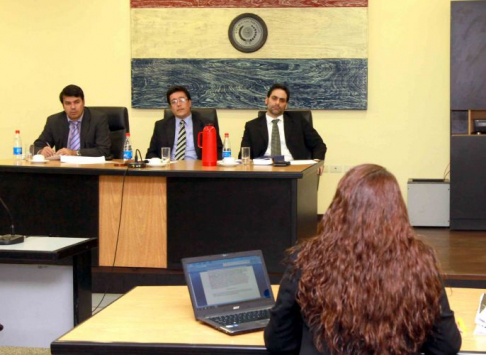 Imagen de un juicio oral y público desarrollado en el Palacio de Justicia de Asunción
