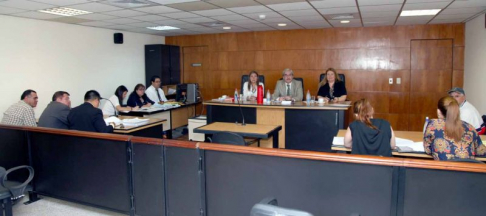 Imágen de un juicio oral y público desarrollado en el Palacio de Justicia de Asunción