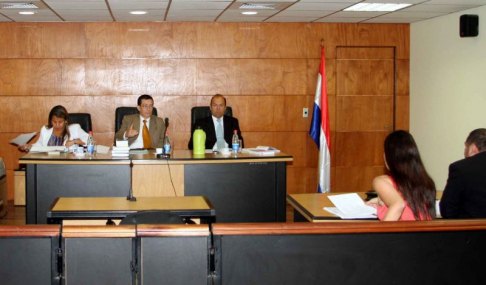 Imagen de un juicio oral y público desarrollado en el Palacio de Justicia de Asunción