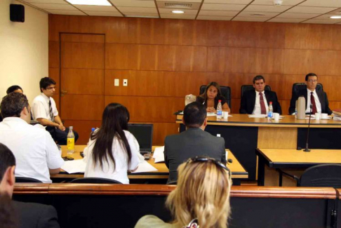 Imagen de un juicio oral desarrollado en el Palacio de Justicia de Asunción