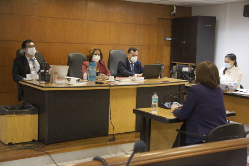 Desarrollo de una audiencia oral en la capital.