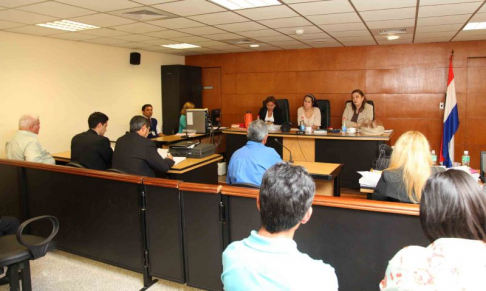 Imagen de un juicio oral desarrollado en el Palacio de Justicia de Asunción