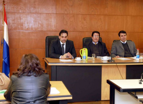 Imagen de un juicio oral y público desarrollado en el Palacio de Justicia de Asunción