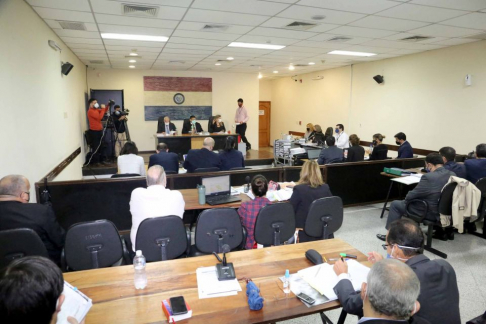 Desarrollo de una audiencia oral en la capital.