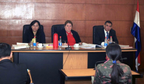 Imágen de un juicio oral y público desarrollado en el Palacio de Justicia de Asunción