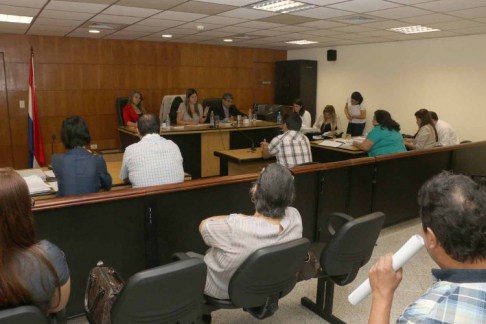 Imágen de un juicio oral y público desarrollado en el Palacio de Justicia de Asunción