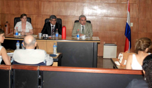 Imágen de un juicio oral y público desarrollado en el Palacio de Justicia de Asunción