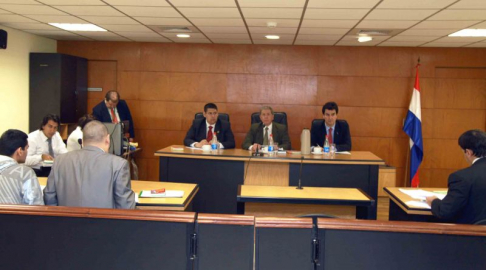 Imagen de un juicio oral y público desarrollado en el Palacio de Justicia de Asunción