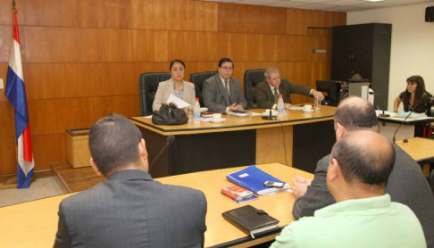 Imágen de un juicio oral y público desarrollado en el Palacio de Justicia de Asunción