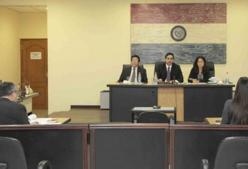 Imagen de un juicio oral desarrollado en el Palacio de Justicia de Asunción