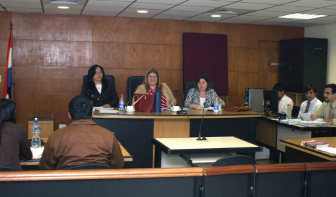 Imagen de un juicio oral desarrollado en el Palacio de Justicia de Asunción