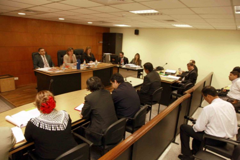 Imagen de un juicio oral y público desarrollado en el Palacio de Justicia de Asunción