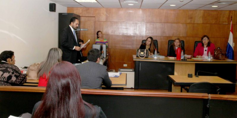 Imágenes de un juicio oral y público desarrollado en el Palacio de Justicia de Asunción