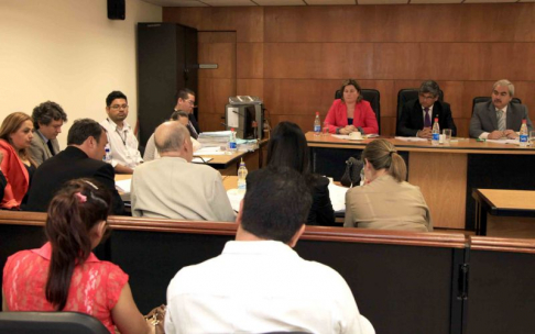 Imágen de un juicio oral y público desarrollado en el Palacio de Justicia de Asunción
