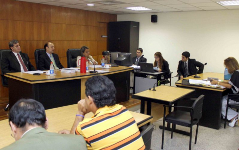 Imagen de un juicio oral desarrollado en el Palacio de Justicia de Asunción