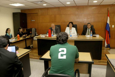 Imágen de un juicio oral y público desarrollado en el Palacio de Justicia de Asunción