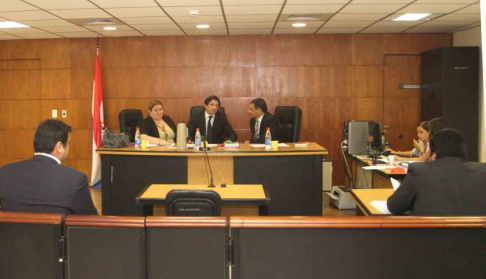 Imagen de un juicio oral desarrollado en el Palacio de Justicia de Asunción