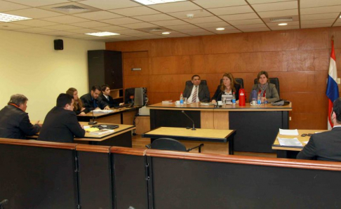 Imágen de un juicio oral y público desarrollado en el Palacio de Justicia de Asunción