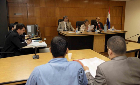 Imagen de un juicio oral desarrollado en el Palacio de Justicia de Asunción