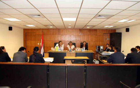 Imagen de un juicio oral desarrollado en el Palacio de Justicia de Asunción