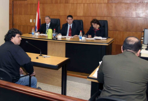 Imagen de un juicio oral y público desarrollado en el Palacio de Justicia de Asunción