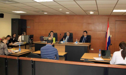 Imagen de un juicio oral desarrollado en el Palacio de Justicia de Asunción
