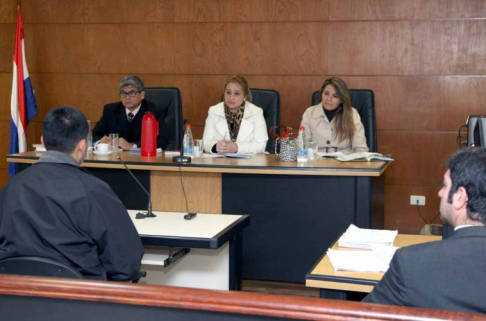 Imágen de un juicio oral y público desarrollado en el Palacio de Justicia de Asunción