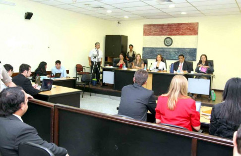 Imagen de un juicio oral desarrollado en el Palacio de Justicia de Asunción