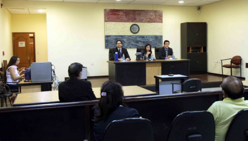 Imagen de un juicio oral desarrollado en el Palacio de Justicia de Asunción