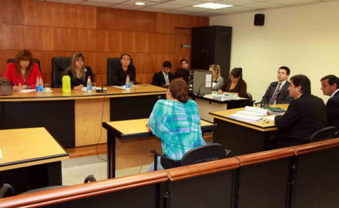 Imagen de un juicio oral y público desarrollado en el Palacio de Justicia de Asunción
