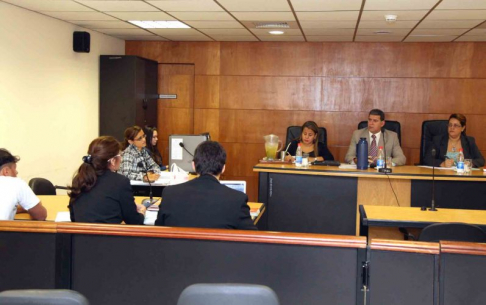 Imagen de un juicio oral desarrollado en el Palacio de Justicia de Asunción
