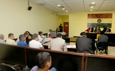 Imágenes de un juicio oral y público desarrollado en el Palacio de Justicia de Asunción