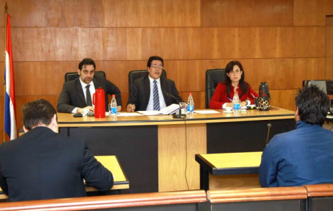 Imagen de un juicio oral y público desarrollado en el Palacio de Justicia de Asunción
