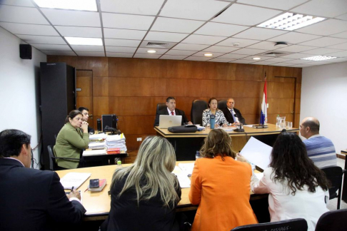 Desarrollo de una audiencia oral en la capital.