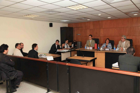 Imágen de un juicio oral y público desarrollado en el Palacio de Justicia de Asunción