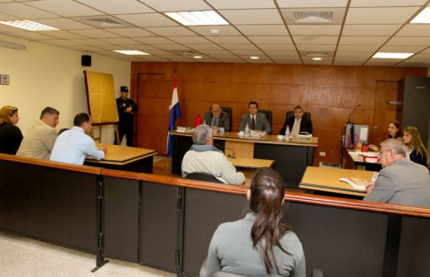 Imágenes de un juicio oral y público desarrollado en el Palacio de Justicia de Asunción