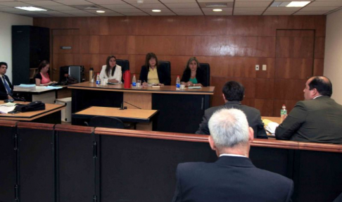 Imágen de un juicio oral y público desarrollado en el Palacio de Justicia de Asunción