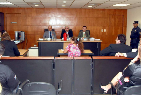 Imàgenes de un juicio oral y público desarrollado en el Palacio de Justicia de Asunción 