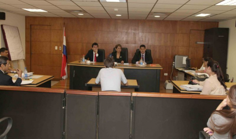Imagen de un juicio oral y público desarrollado en el Palacio de Justicia de Asunción