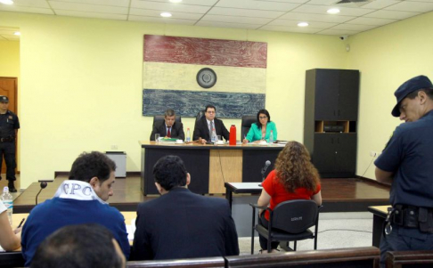 Imágenes de un juicio oral y público desarrollado en el Palacio de Justicia de Asunción