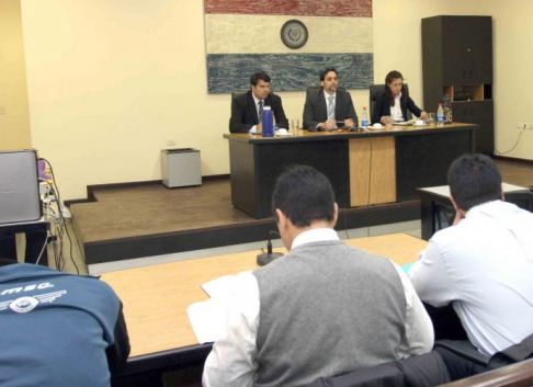 Imagen de un juicio oral y público desarrollado en el Palacio de Justicia de Asunción