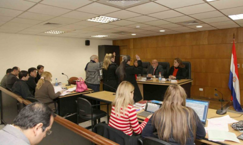 Imagen de un juicio oral desarrollado en el Palacio de Justicia de Asunción