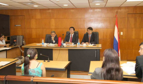 Imagen de un juicio oral desarrollado en el Palacio de Justicia de Asunción