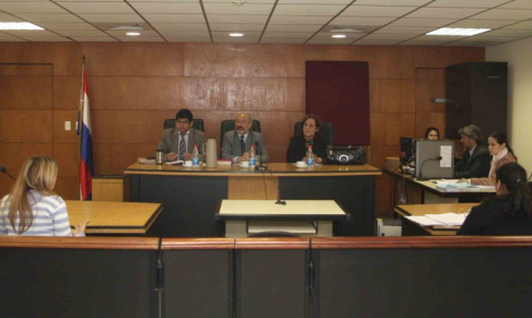 Imagen de un juicio oral desarrollado en el Palacio de Justicia de Asunción