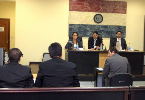 Imagen de un juicio oral y público desarrollado en el Palacio de Justicia de Asunción