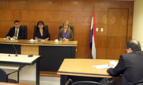 Imágenes de un juicio oral y público desarrollado en el Palacio de Justicia de Asunción