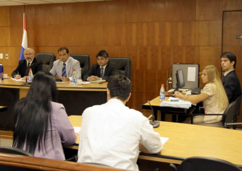 Imagen de un juicio oral desarrollado en el Palacio de Justicia de Asunción