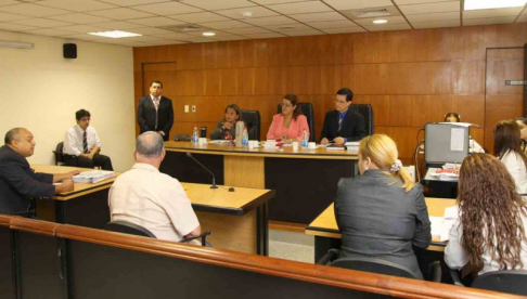 Imagen de un juicio oral desarrollado en el Palacio de Justicia de Asunción