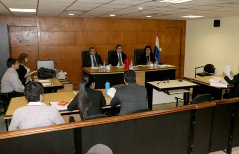 Imágenes de un juicio oral y público desarrollado en el Palacio de Justicia de Asunción