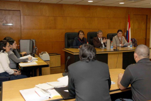 Imagen de un juicio oral desarrollado en el Palacio de Justicia de Asunción